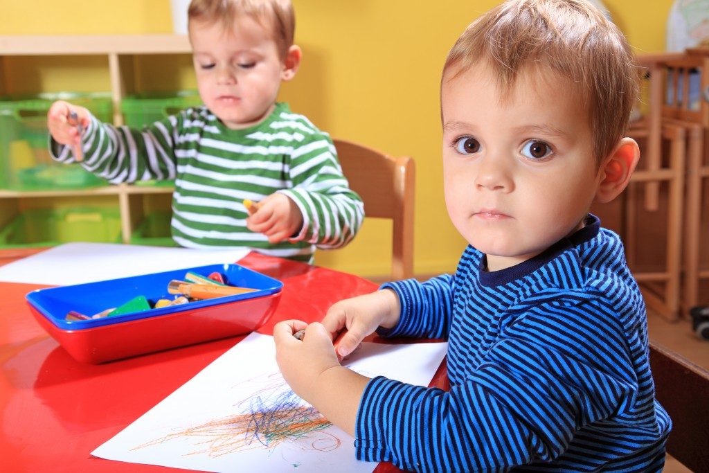 drawing class in kindergarten